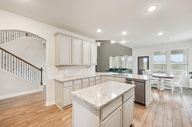 Foto del edificio - 2406 Harborwood Ct