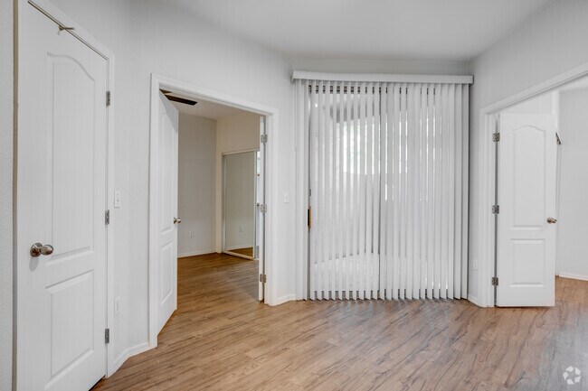 2BR, 2BA - 739 SF - Haven at Midtown