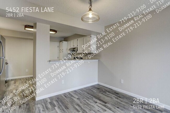 Foto del edificio - 5452 Fiesta Ln