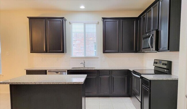 Building Photo - 2328 Barzona Dr