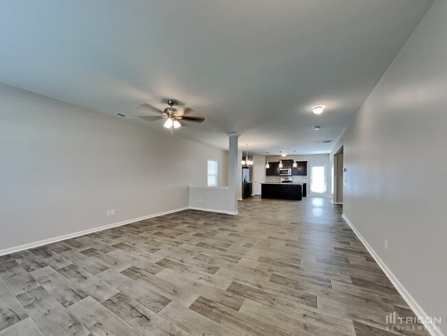 Building Photo - 635 Spencer Ln
