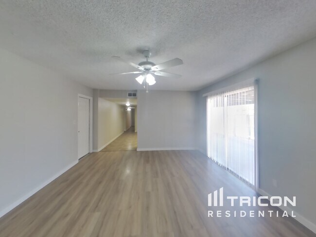 Foto del edificio - 3942 W Desert Hills Dr