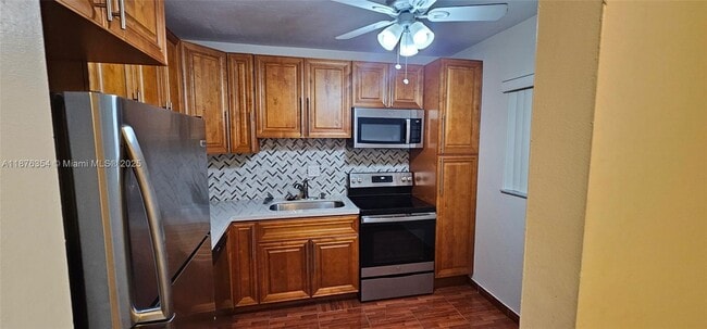 Building Photo - 1080 Del Lago Cir