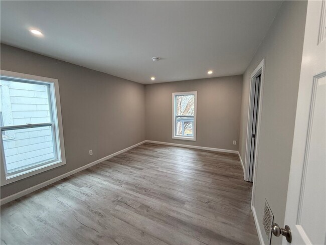 Foto del edificio - 14 Willow Pl