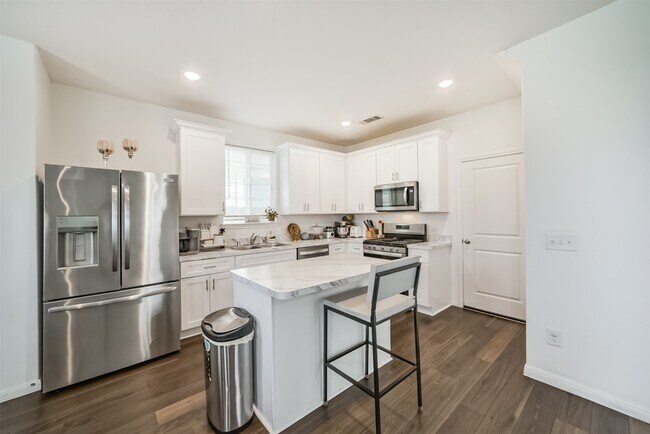 Foto del edificio - 26407 Red Clover Dr