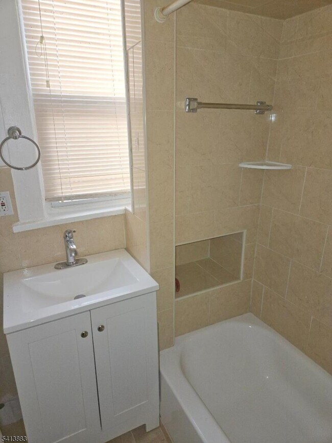 Foto del edificio - 63 Hammond Ave