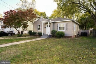 Building Photo - 422 Virginia Ave