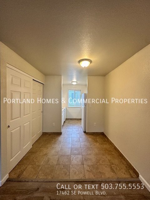 Building Photo - 2-Bedroom, First Floor Corner Unit, Near T...