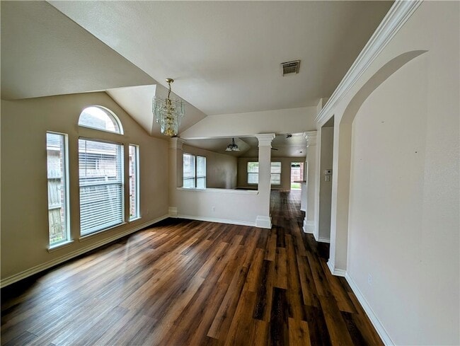 Building Photo - 3910 Gibraltar Dr