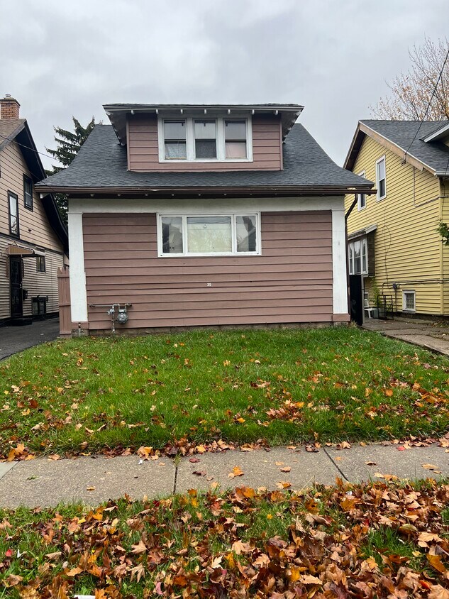 Foto principal - 35 Poultney Ave