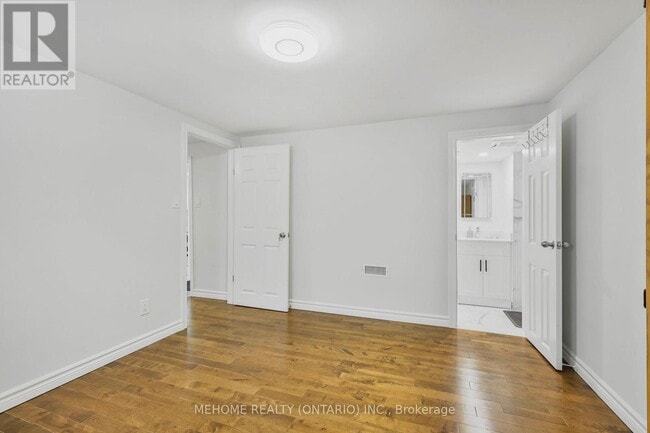 Building Photo - 351 Conant St