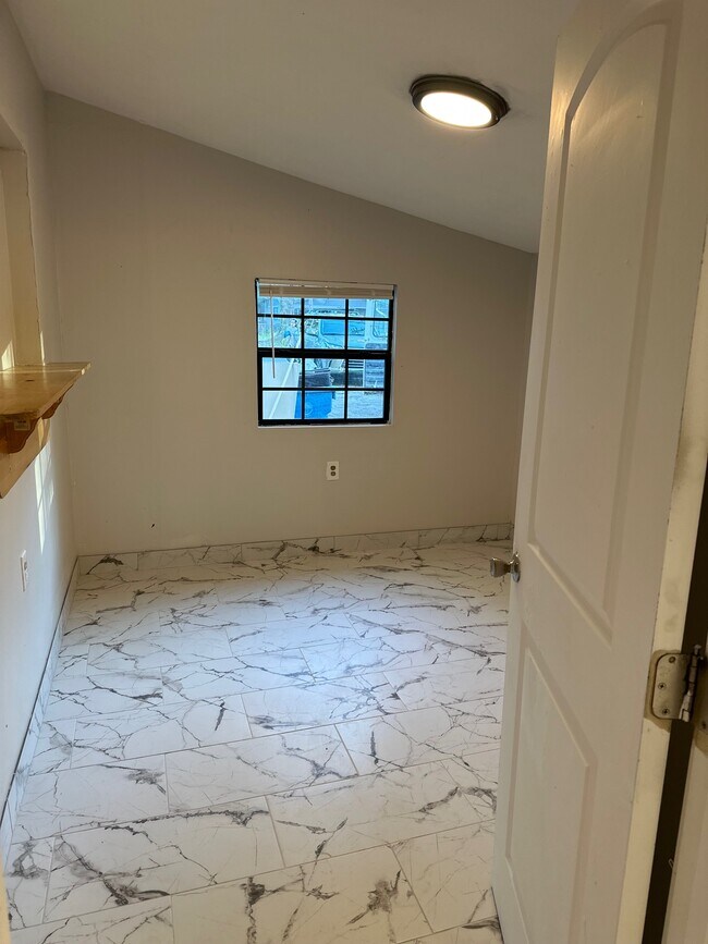 Foto del edificio - 1523 Mar Vic Ln