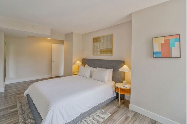 Foto del edificio - 1111 30th St NW