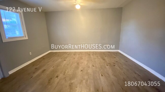 Foto del edificio - Handyman Special $99 Move in + Admin Fee /...