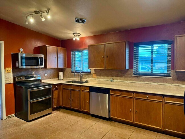 Foto del edificio - 8 Deborah Dr