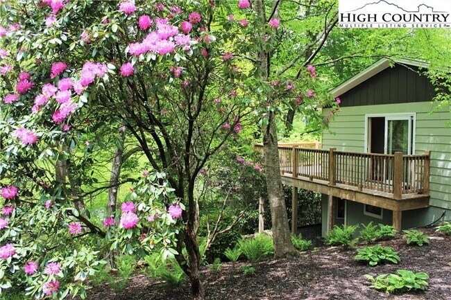 Foto del edificio - 162 Horseshoe Dr