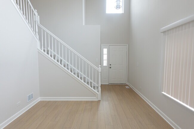 Foto del edificio - 3430 Blue Ridge Dr