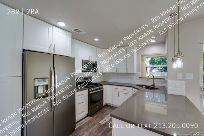 Foto del edificio - 709 Meadow Arbor Ln