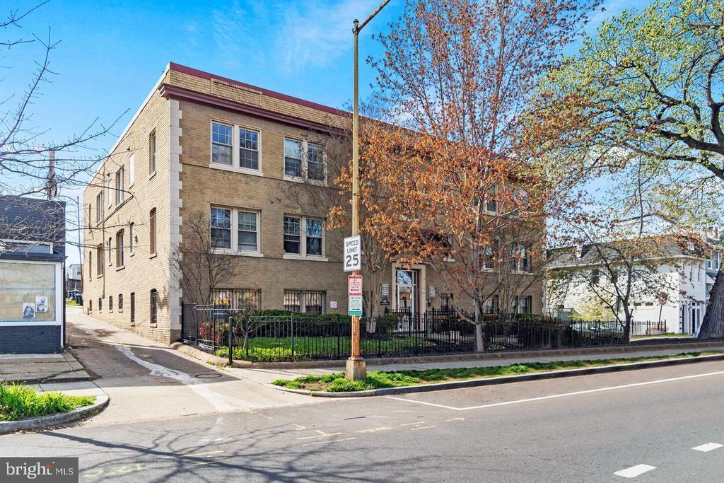 Primary Photo - 410 15th St NE