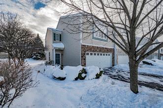 Building Photo - 4055 Blackstone Dr