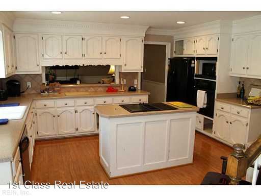 Building Photo - 829 Donnington Dr