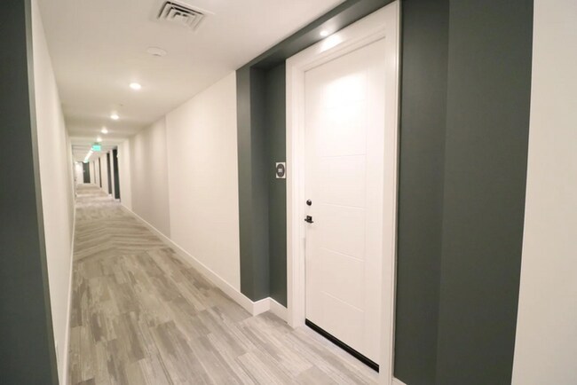 Foto del edificio - Brand new condo unit in 788 West Marietta