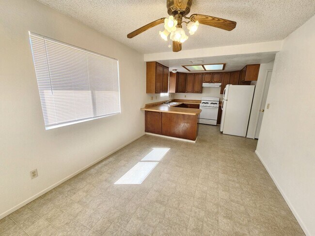 Foto del edificio - MOVE IN SPECIAL!!!! $200 OFF 1ST MONTH REN...
