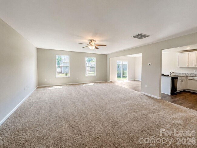 Foto del edificio - 8100 Derby Wood Ln