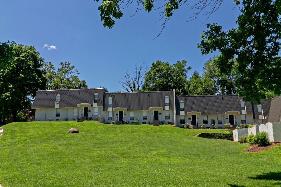 Primary Photo - Vines at Shelby Crossing