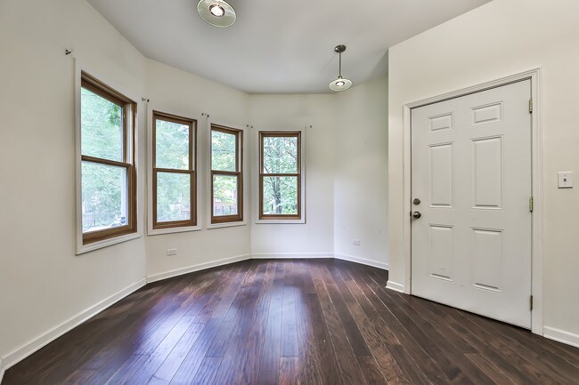 Foto del edificio - 3516 W Belden Ave