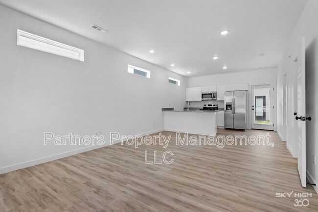 Building Photo - 940 Illinois Ave