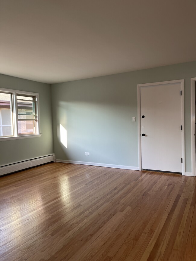 Building Photo - 839 Lathrop Ave