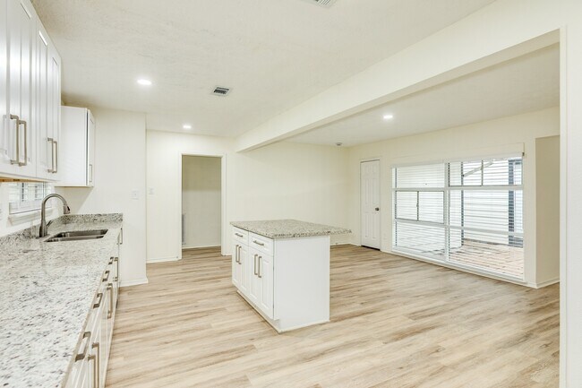 Foto del edificio - 408 Gardenia St