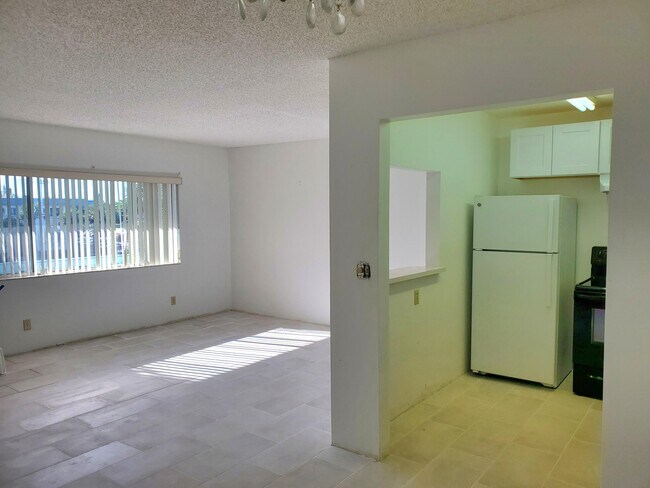 Foto del edificio - 2200 Springdale Blvd