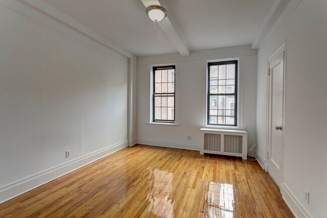 Building Photo - 20 E 67th St