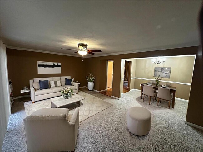 Building Photo - 205 Woodside Dr