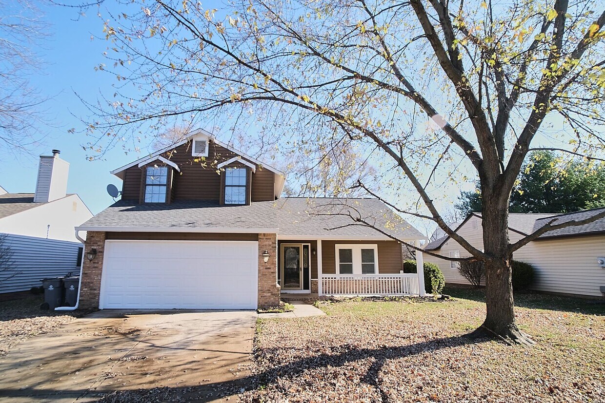 Foto principal - Noblesville-Updated 3BDRM Home with Fenced...