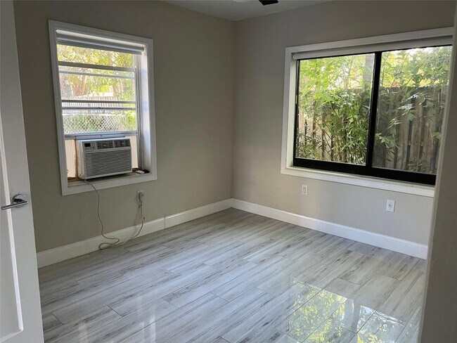 Building Photo - 1605 E Broward Boulevard Unit 3