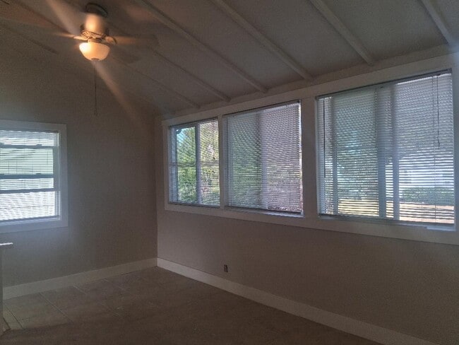 Building Photo - 1317 Chanticleer Ave