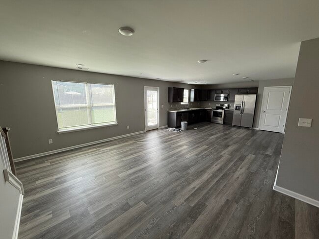 Foto del edificio - 2325 Tanksley Way