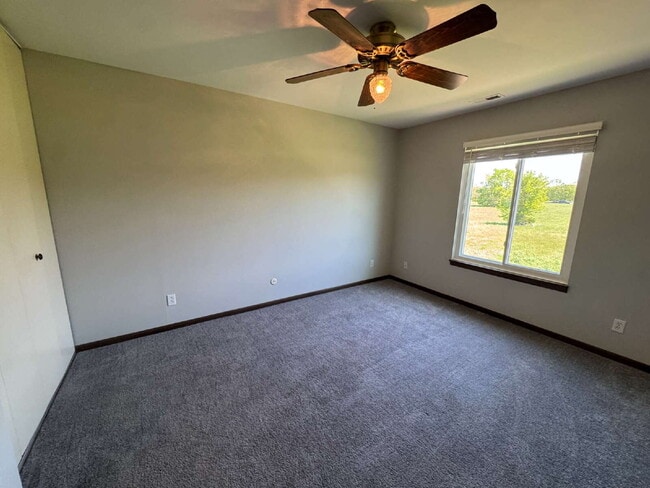 Building Photo - 1 bed, 1 bath condo