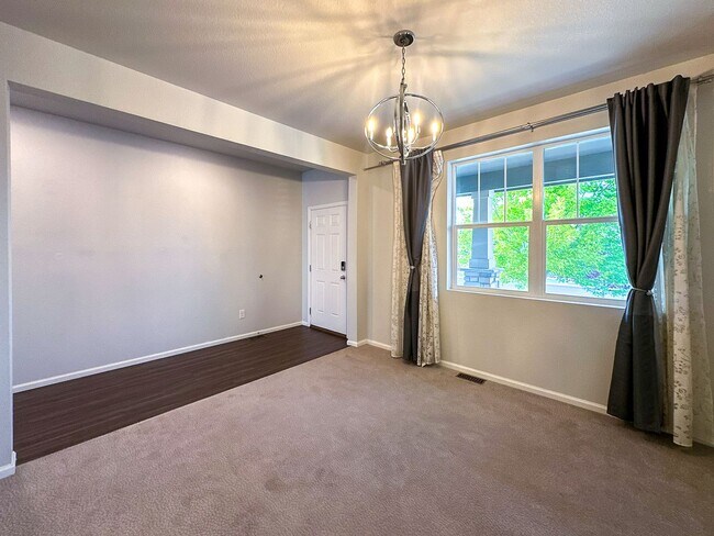 Foto del edificio - 17286 Bluetrail Ave