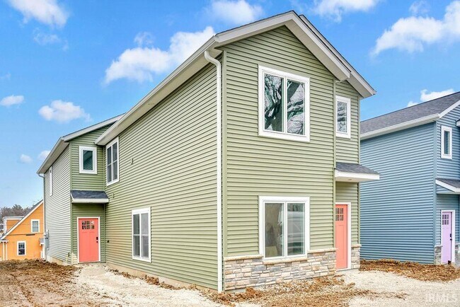 Foto del edificio - 1112 N Woodburn Ave