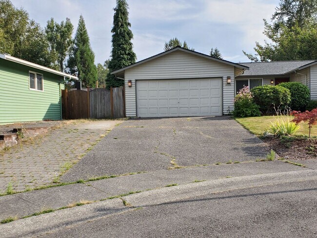 Photo - 3 Bedroom Rambler with fenced yard on a Cu... House