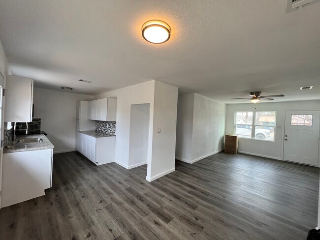 Family room/ kitchen - 2222 N Duchess Dr