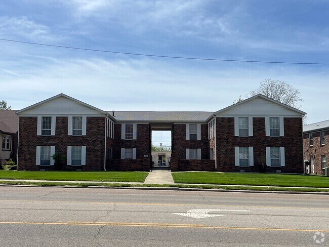 Building Photo - 8612 W Main St
