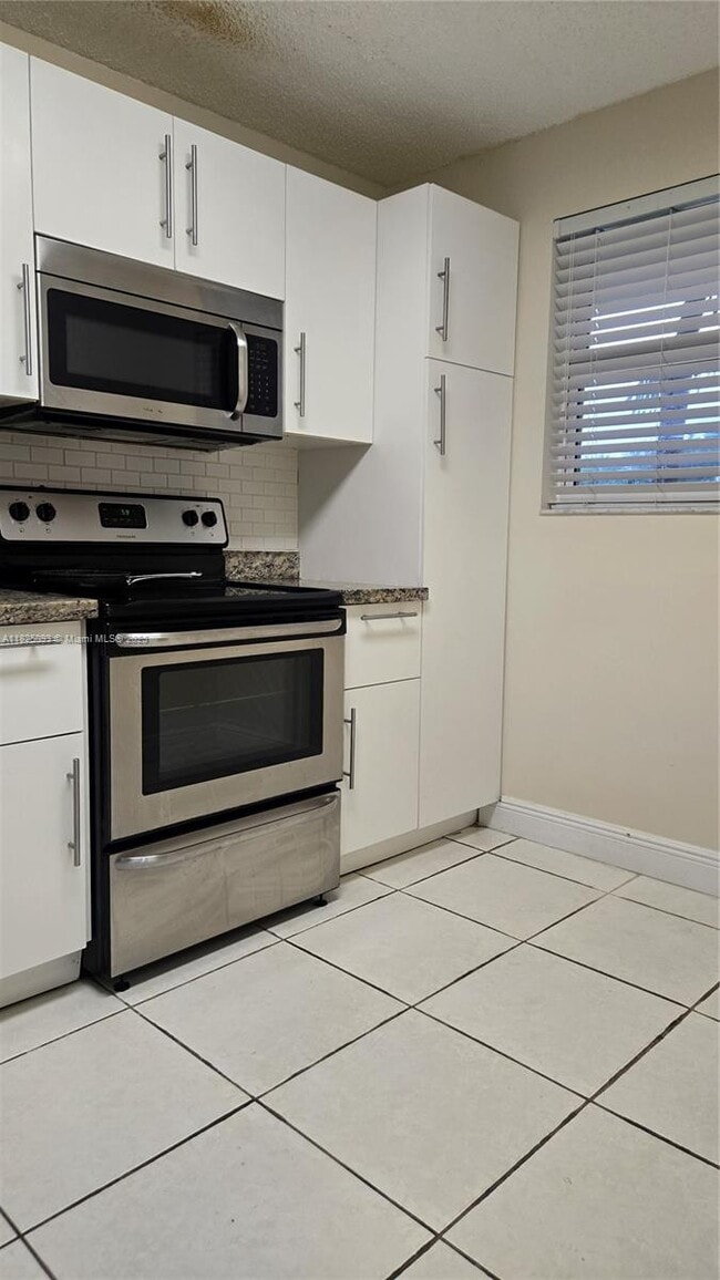 Foto del edificio - 7500 NW 17th St