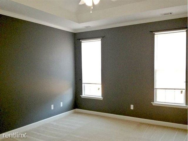 Foto principal - 3 br, 2.5 bath House - 1658 Jamestown Ave