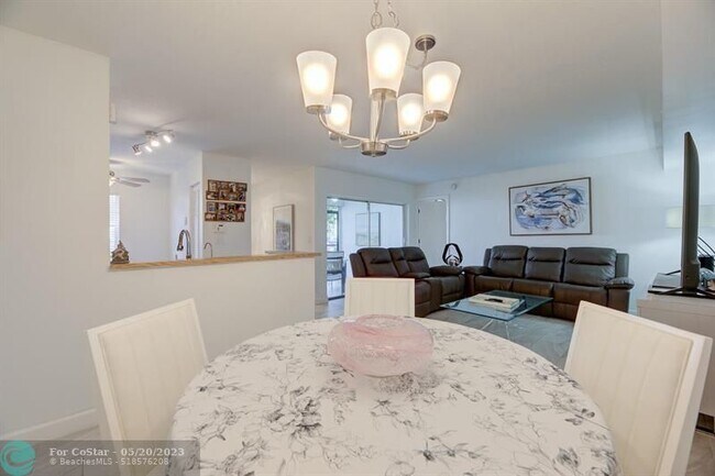Foto del edificio - 6586 Southurst Terrace