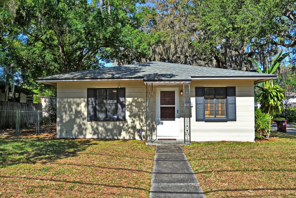 Primary Photo - 2 Bedroom, 1 Bath - Lancaster Park /SODO